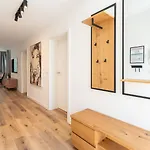 Neues 2 Schlafzimmer Apartment Mit Rooftopterrace